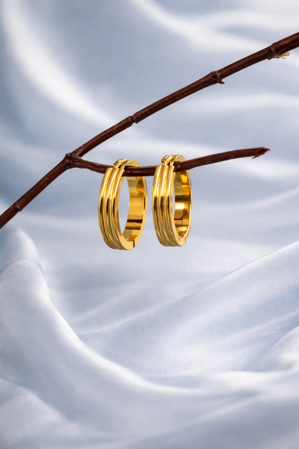 Minimal Luxe Gold Hoop Earrings