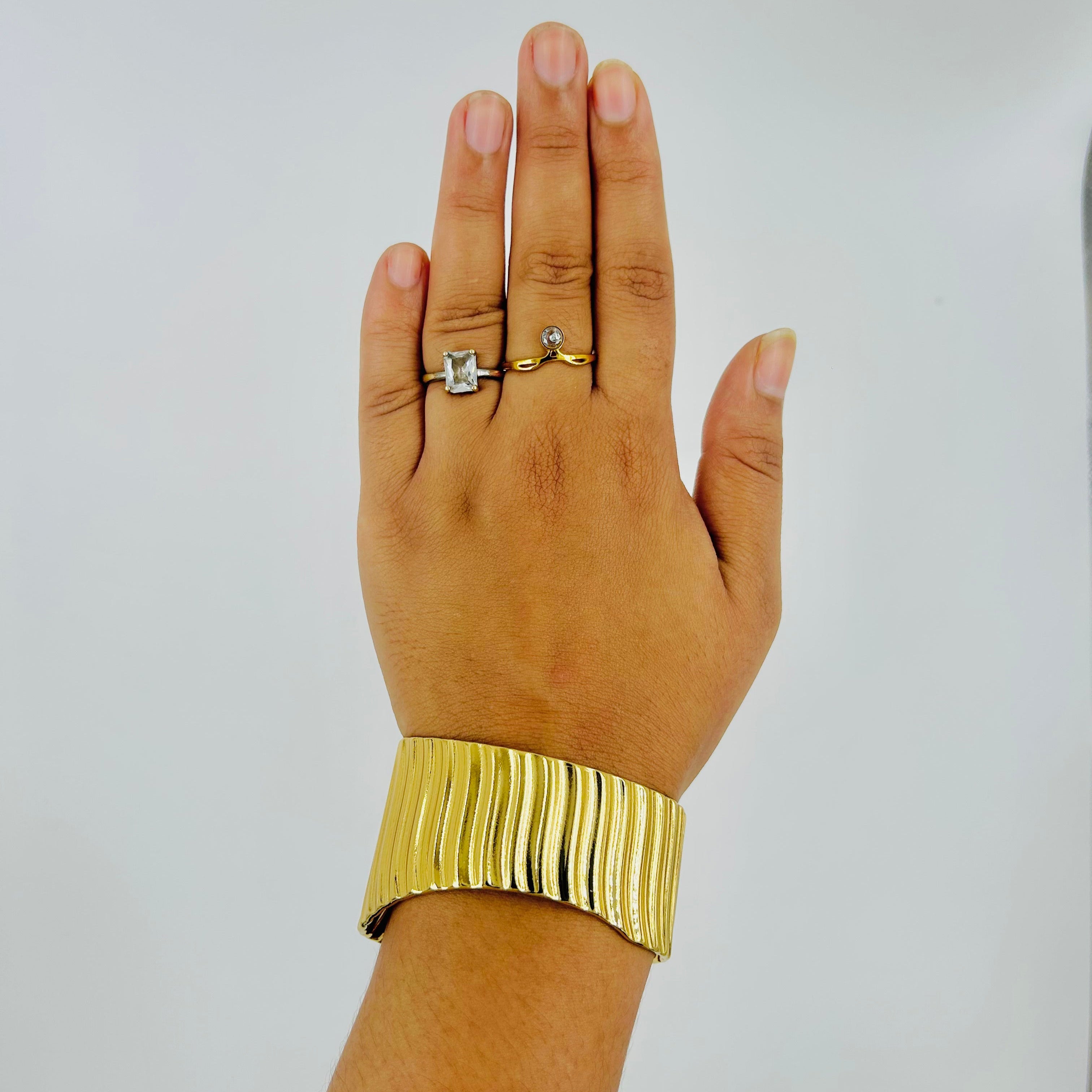 Golden Ripple Adjustable Bracelet