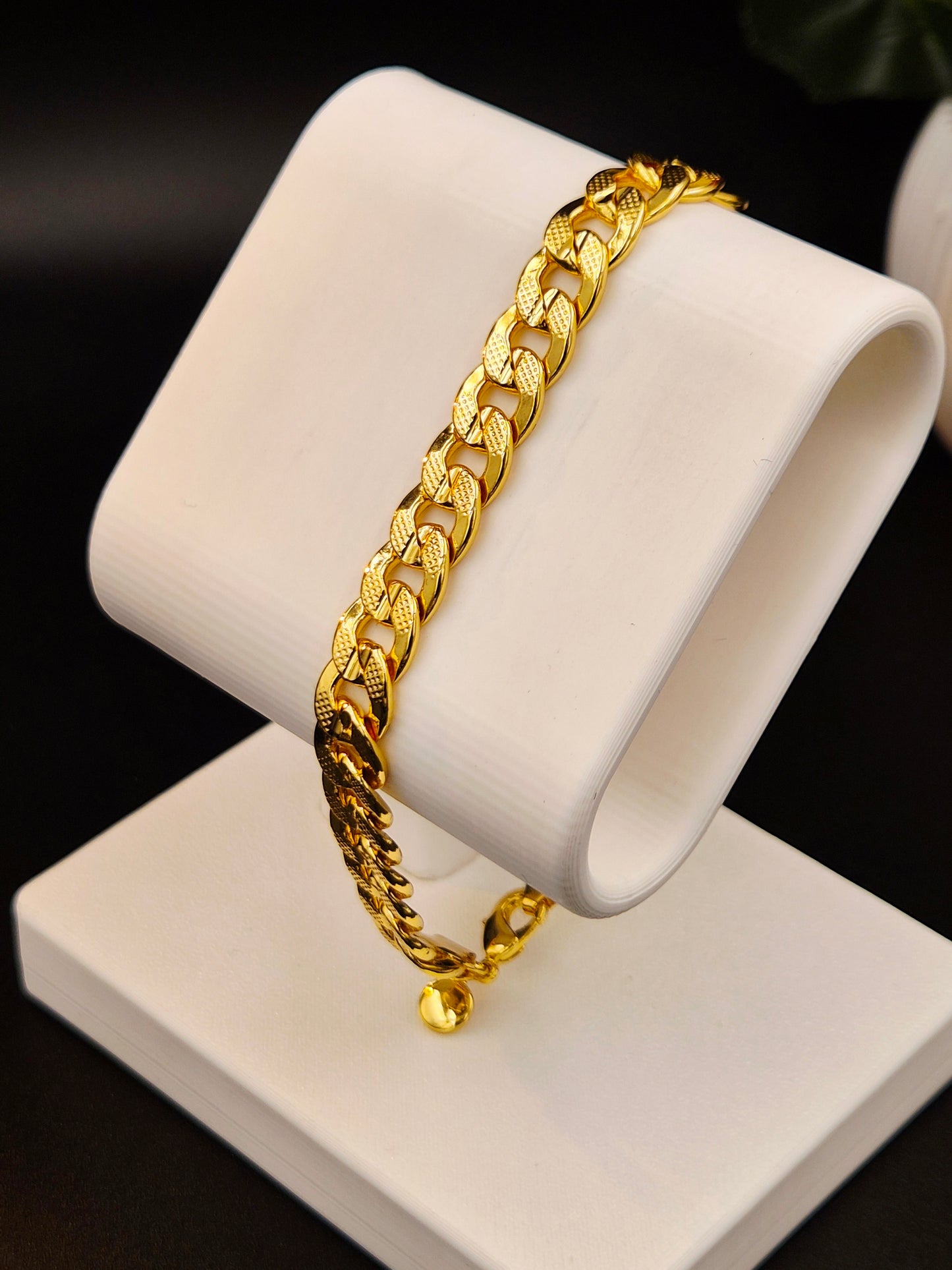 MEN'S GOLD PLATED BRACLATE