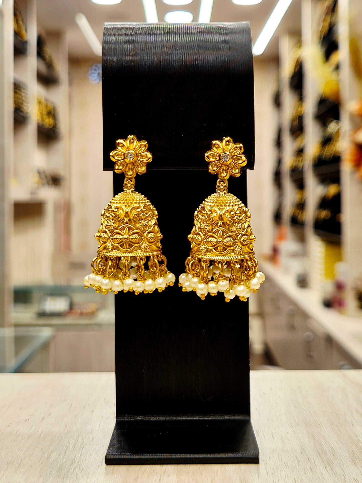 GOLD PLATED KUNDAN HASLI NECKLACE (maroon color)