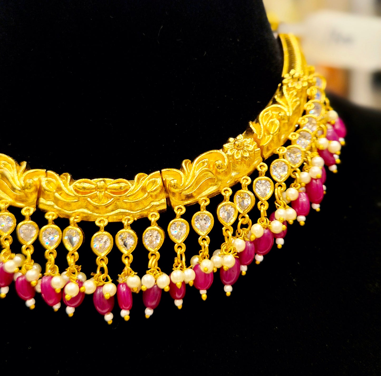 GOLD PLATED KUNDAN HASLI NECKLACE (maroon color)