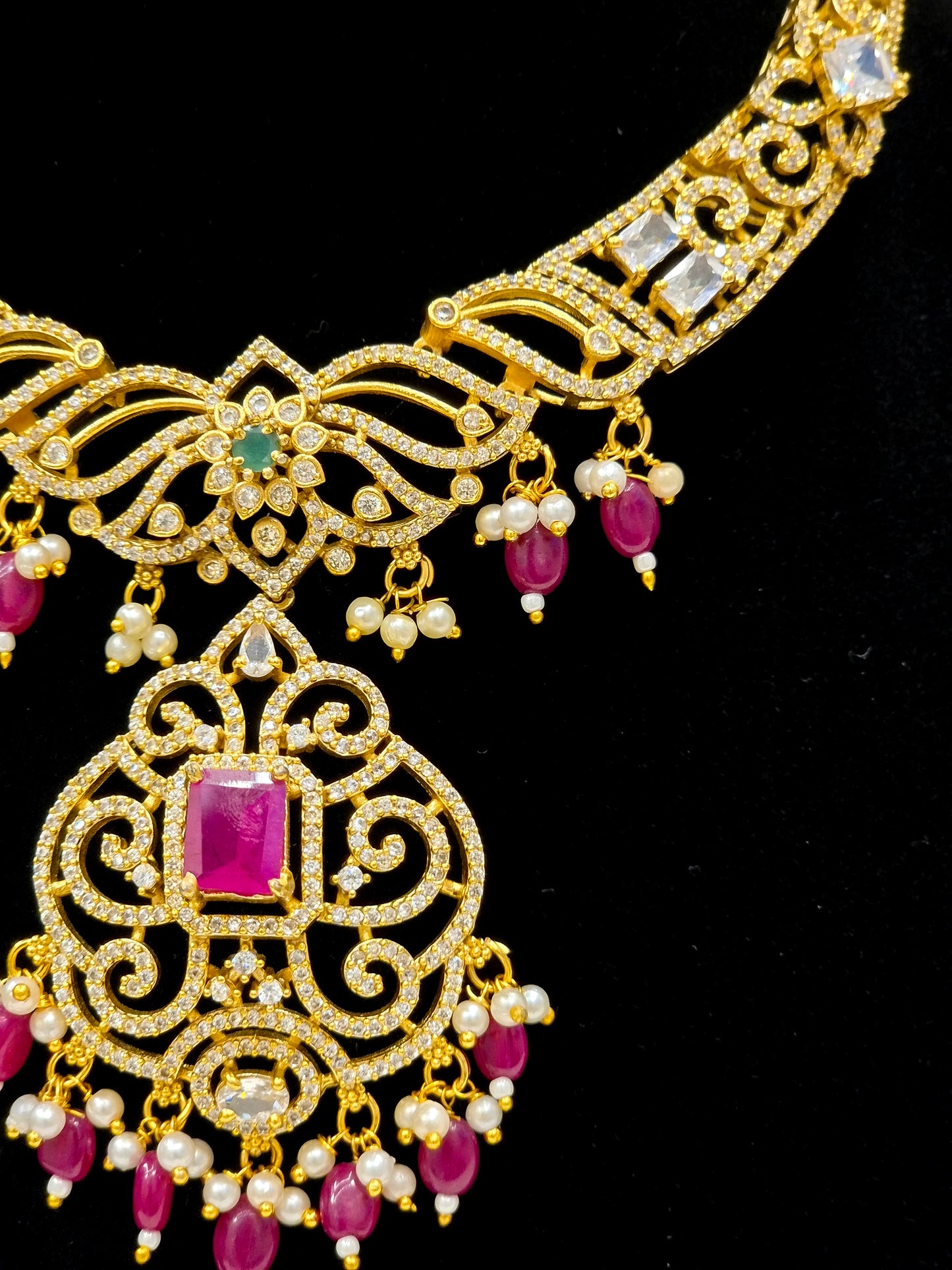 GOLD PLATED A.D AND (MAROON COLOR) BEADS AND STONES NECKLACE