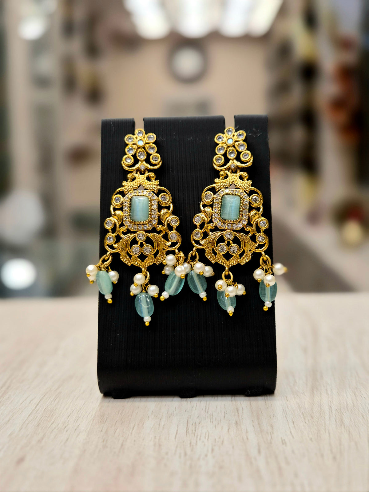 GOLD PLATED A.D  ANTIQUE  CHOKER SET (mint color) BEADS