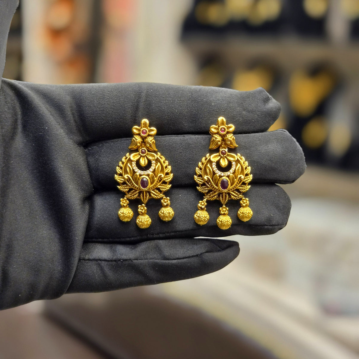 ANTIQUE GOLD PLATED LONG NECKLACE