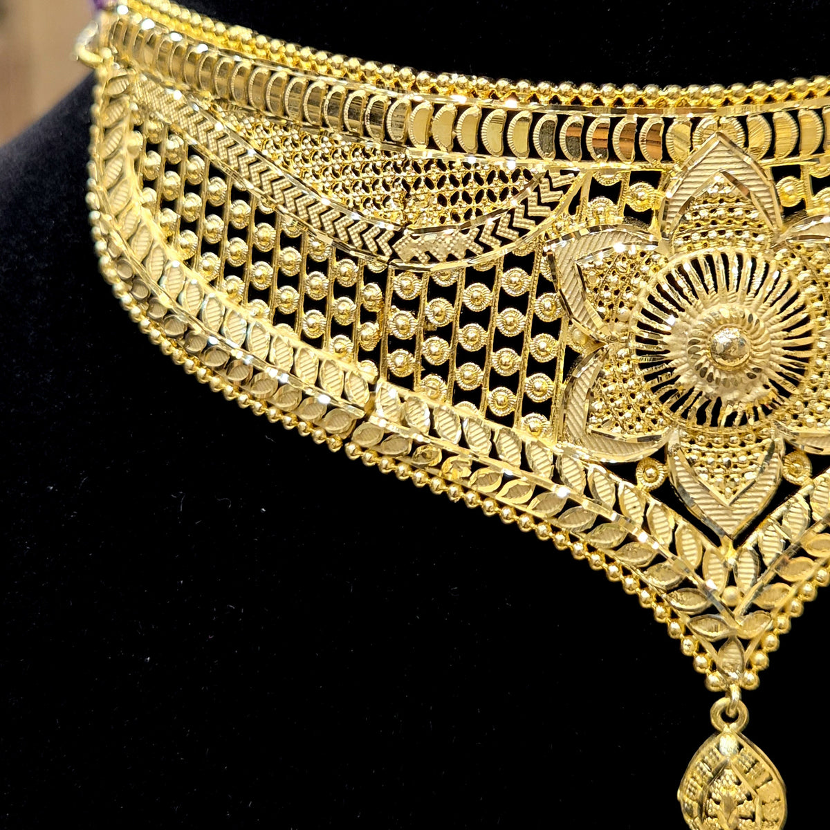 GOLD PLATED CHOKER SET