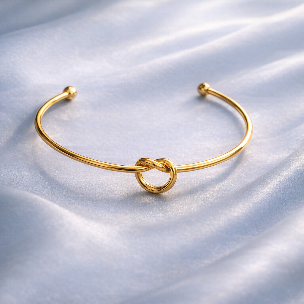 Minimal Knot Heart Adjustable Bracelet